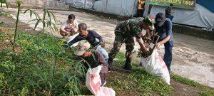 Kolaborasi Kodim 0505/JT Bersama Tiga Pilar Karya Bakti Bersihkan Kali PHB Pondok Kopi
