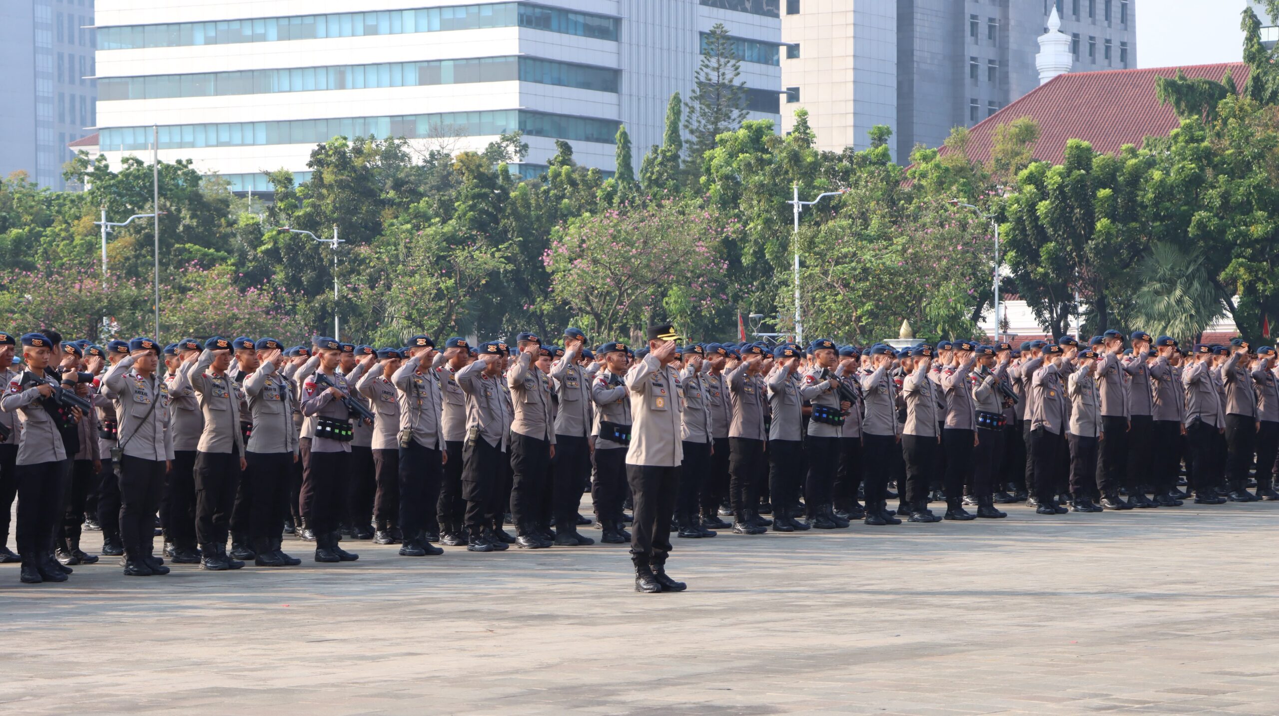 5.955 Personel Gabungan Kawal Aksi Unjuk Rasa di Jakarta Pusat, Polisi Imbau Massa Tetap Tertib