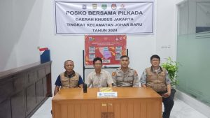 Pengamanan Gudang Logistik Pilkada Malam Hari, Kanit Intelkam Bersama Anggota Samapta Dan FKDM.