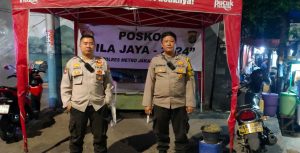 Bhabinkamtibmas Kebon Sirih dan Anggota Polsubsektor Cikini Pemantauan Perbatasan Jembatan Kali Pasir Dalam Rangka Antisipasi Tawuran Warga