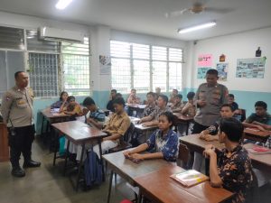 Sosialisasi Unit Binmas Polsek Senen Dan Deklarasi Anti Tawuran Di SMK Sint Yoseph Jakarta