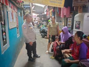 Jaga Kamtibmas Pilkada Damai, Bhabinkamtibmas Berikan Himbauan Warga Binaannya