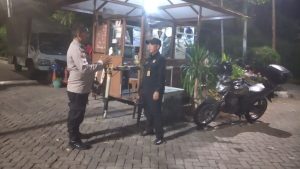 Bhabinkamtibmas Kelurahan Gunung Sahari Selatan Melaksanakan Kegiatan Patroli dan Sambang Dialogis.