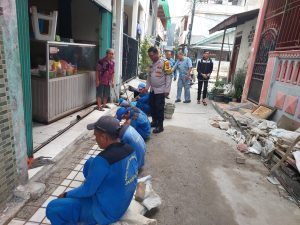 Bhabinkamtibmas Kelurahan Sumur Batu Melaksanakan Kegiatan Sambang dialogis dan Cooling sistem jelang Pilkada 2024.