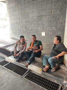Patroli Siang Hari 1051 Polsektro Tanah Abang Dan Berikan Imbauan Kepada Porter Thamrin City Menjelang Pilkada