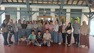 Diskusi Pelajar SMK Kartini Dengan Bhabinkamtibmas Terkait Deklarasi Anti Tawuran