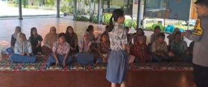 Diskusi Pelajar SMK Kartini Dengan Bhabinkamtibmas Terkait Deklarasi Anti Tawuran