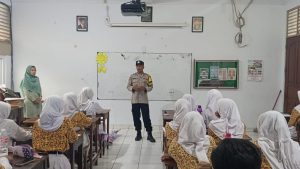 Polsek Metro Gambir Gelar Penyuluhan dan Deklarasi Gerakan Anti Tawuran di SMA Al Irsyad