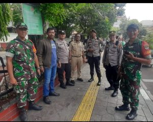 Patroli Tiga Pilar Menteng Mewujudkan Pilkada Aman Dan Damai Ke Warga Jalan Cilacap
