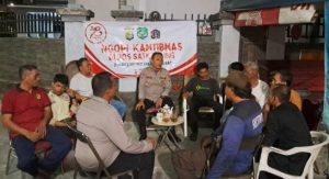 Ngopi Kamtibmas Polsek Cempaka Putih Di Pos SatkamlingKanit Binmas : Tetap Jaga Persaudaraan Untuk Pilkada Damai