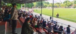 Kapolsek Cempaka Putih Pimpin Apel Pengamanan Pertandingan Sepak Bola Gala Siswa Indonesia 2024