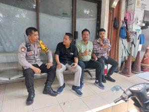 Sambangi Ruko Roxy Mas, Anggota Polsubsektor Roxy Polsek Metro Gambir sampaikan pesan Kamtibmas