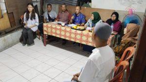 Bhabinkamtibmas Cempaka Putih Timur Hadiri Peremajaan Ketua Rt 15 Rw 02