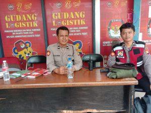 POLRI Melalui Polsek Kemayoran melakukan Pengamanan KPUD Untuk Menjaga Pilkada DKI Jakarta Aman dan Damai