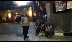 Bhabinkamtibmas Menteng Sambang Himbauan Kamtibmas Untuk Pilkada Aman Di Jalan Banyumas Menteng
