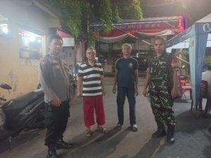 Sambang Poskamling RW 01 Bhabinkamtibmas Kebon Kacang Dan Babinsa Berikan Imbauan Kepada Petugas Siskamling