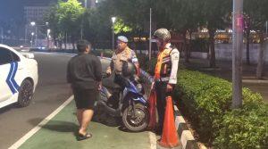 Cegah Aksi Tawuran, Bubarkan Kerumunan Para Remaja Depan Hotel Indonesia Menteng