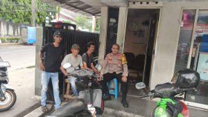 Bhabinkamtibmas Sambangi Warga untuk Jaga Kamtibmas Menjelang Pilkada dan Sampaikan Himbauan Antisipasi Tawuran Remaja