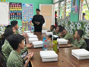 Sukseskan Program Pemerintah, Brimob Cikeas Sediakan Makan Sehat Bagi Siswa Sekolah Dasar