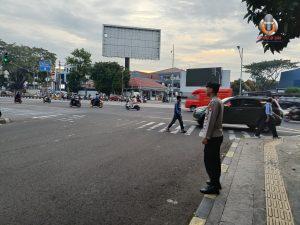 Panit Samapta Melakukan Ploting pagi Hari Di Jl Gunung Sahari Raya