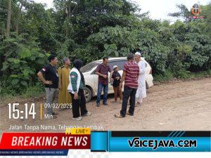 Pimpinan Umum Media Chakranews.Com dan Tim, Bersama Bambang Sugianto dan Fauzi Terjun Langsung Ke Lokasi Lahan di Jalan Rantau Palung Crossing 7,Desa Tebangan Lembak, Kecamatan Bengalon, Kabupaten Kutai Timur