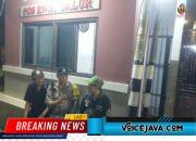 Perkuat Keamanan Lingkungan, Bhabinkamtibmas Sambangi Pos Kamling RW 01 Galur