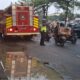 Anggota Lantas Polsek Kelapa Gading Respon Cepat Mobil Truck Tumpah Tanah : Datangi TKP Dan Atur Lalin
