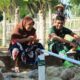 Di Balik Pekerjaan Fisik TMMD, Tersimpan Kisah Hangat Anggota TNI Bersama Mama Angkat